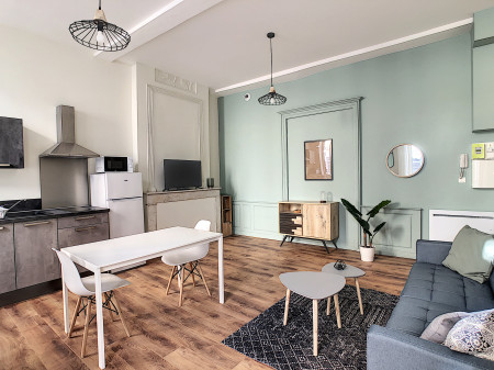 Appartement confortable et contemporain dans un immeuble ancien à Agen. Une réalisation ARCADIE - Maîtrise d'Œuvre.  